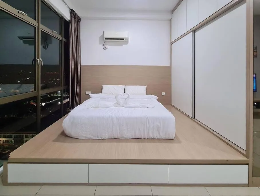 Muji Studio Lake View High Floor Palazio Mount Austin By Gdragon Homestay Johor Bahru 0*,  Malaysia